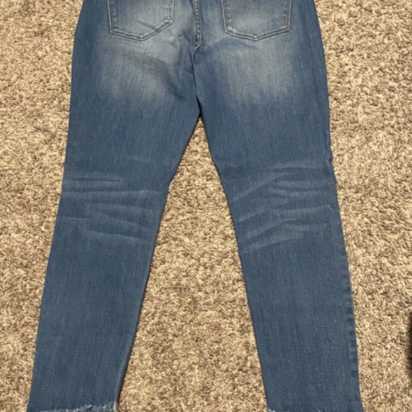 BlankNYC frayed edge denim - Picture 2 of 4